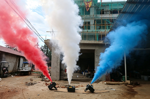 Machine à fumée DMX 512 télécommandée pour révélation du sexe, avec effets de fumée, feux d'artifice, bombes colorées, fusées colorées de jour et gâteaux de fumée colorés - Product Image 4