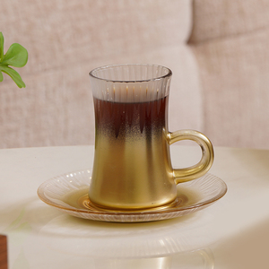 Marche di tazze da tè Private Label stile turco in vetro nero gradiente dipinto di colore tazze da tè Set tazza di caffè in vetro e piattini Set - Product Image 3