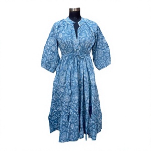Robe d'été indienne en coton, imprimée numériquement, faite à la main, écologique, confortable, respirante, avec boutons, poches et dentelle - Product Image 1