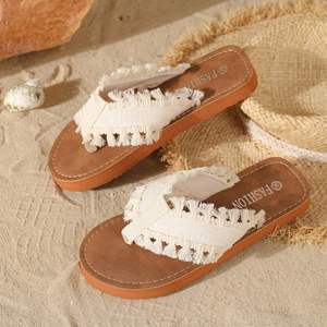 Tendance mode estivale pour femmes : Sandales à plateforme antidérapantes en EVA, à bout ouvert, avec empeigne en polyester et double bride croisée, pour la plage et l'extérieur - Product Image 1
