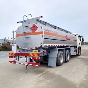 Camion-citerne HOWO TX 6x4 20000L pour le transport de carburant, de diesel inflammable et de marchandises dangereuses - Product Image 2