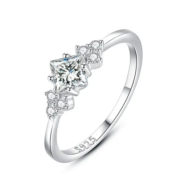 Fine Jewelry Supplier White CZ Bling Woman Hand Rings 925 Silver Ring