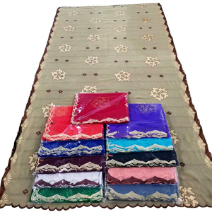 Foulard Hijab en Voile de Polyester pour Femme, Motif Floral, Dentelle et Broderie Strass, Respirant, Écharpe Ethnique d'Été, Usage Quotidien, Vente en Gros, OEM - Product Image 2