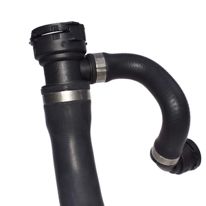 Pièces de véhicule Accessoires de voiture Nouveau tuyau de refroidissement de radiateur supérieur 17127519248 pour <span class=keywords><strong>BMW</strong></span> E60 545i <span class=keywords><strong>E63</strong></span> E64 <span class=keywords><strong>645Ci</strong></span> - Product Image 4
