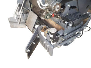 Une nouvelle approche des réparations routières : finisseur d'asphalte et compactage pour le traitement des nids-de-poule - Product Image 4