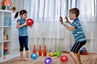 Boule à crampons gonflable personnalisable écologique de haute qualité en plastique souple PVC pour le rebond de terrain de jeu de tous les sexes