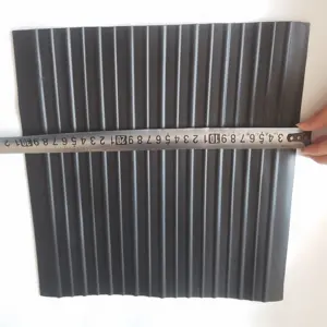 Strip segel karet PVC yang ditingkatkan Strake gosok ekstra lebar untuk perlindungan bawah perahu tiup Rubrail 300mm hitam