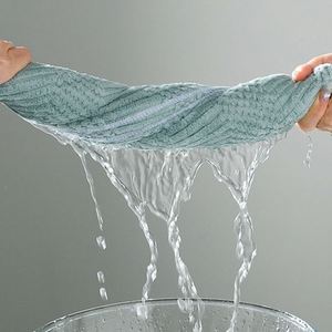 Serviette en microfibre corail avec boucle de suspension, très absorbante, séchage rapide, écologique, lavable en machine, super douce, pour salle de bain et salle de sport - Product Image 4