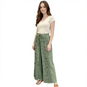 Pantalon droit tendance 2025 pour femme en rayonne premium brodée, taille mi-haute, style vintage, élastique, respirant et écologique, idéal pour l'été - Product Image 1