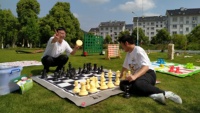 Deluxe Giant Chess (Indoor/Outdoor) Spiel mit 10 "King, 6 'X 5 'Spiel matte mit Ankern