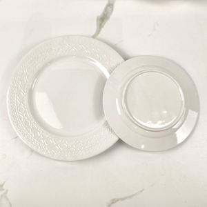 طقم أطباق عشاء من البورسلين الفاخر الأبيض بنقش بارز للمطاعم والفنادق، أطباق جانبية من السيراميك بتصميم مخصص من مصنع صيني للبيع بالجملة - Product Image 3