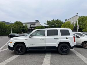 <span class=keywords><strong>Jeep</strong></span> Patriot 2013 Usado <span class=keywords><strong>de</strong></span> <span class=keywords><strong>Segunda</strong></span> <span class=keywords><strong>Mano</strong></span>, 2.4L <span class=keywords><strong>4x4</strong></span> Edición Deportiva, SUV Compacto Negro <span class=keywords><strong>de</strong></span> 5 Plazas, Personalización Interior Disponible - Product Image 5