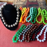 Nouveau collier tendance en perles de chewing-gum brillantes pour le printemps et l'été, collier statement, collier en perles acryliques de grande taille pour femmes, bijoux