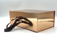 Caja de regalo con tapa abatible de cartón plegable portátil, embalaje de Perfume de cartón impreso en relieve, ventaja UV, uso de envío impreso
