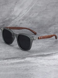 Nouvelles Lunettes de Soleil Rétro Effet Bois 2024 – Protection Solaire Tendance pour Homme – Modèle Luxe Unique - Product Image 2
