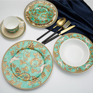 Set di Piatti in Porcellana Stile Nordico, Lussuoso Servizio di Piatti in Bone China con Motivo Uccelli Verdi - Product Image 5