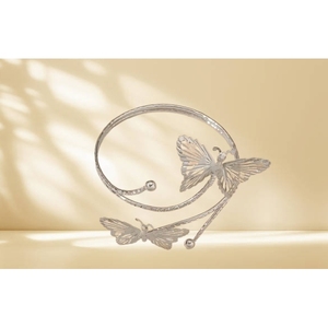 Attaches de rideaux en laiton élégantes et fonctionnelles en forme de papillon, accessoires de rideaux en forme de U pour la décoration de la maison, lot de 2, SC ECOMMERCE, fabriqué aux États-Unis - Product Image 5