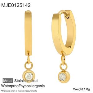 Pendientes Colgantes de Zirconia de Acero Inoxidable Coreano con Baño de Oro de 18K, Diseño Antideslustre, Venta al por Mayor para Mujer - Product Image 5