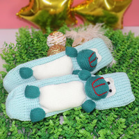Chaussettes d'hiver chaudes à motifs de Noël en tissu éponge de coton antidérapantes pour adultes, chaussettes de sol en laine 3D épaisses et stéréoscopiques à motifs de dessins animés
