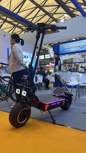 Trottinette Électrique Pliante 2026 avec Écran Numérique, Verrouillage par Clé, Moteur Brushless, Batterie Lithium 72V 50Ah, Autonomie 120-150KM, Roues 13 Pouces - Product Image 2