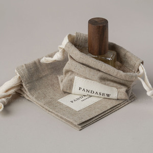 Sacchetti con Coulisse in Lino e <span class=keywords><strong>Cotone</strong></span> con Logo Personalizzato PandaSew ed Etichetta per Confezionamento Gioielli - Product Image 3
