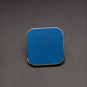 Pin <span class=keywords><strong>de</strong></span> Solapa Personalizado al por Mayor <span class=keywords><strong>de</strong></span> Alta Calidad, Chapado en Oro, con Corazón Rojo Esmaltado, <span class=keywords><strong>de</strong></span> Aleación <span class=keywords><strong>de</strong></span> Zinc, <span class=keywords><strong>para</strong></span> Regalo <span class=keywords><strong>de</strong></span> Fanáticos, Mercancía <span class=keywords><strong>de</strong></span> Conciertos, Souvenir - Product Image 6
