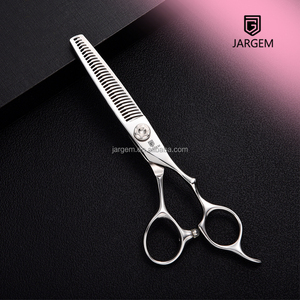 Coffret de ciseaux de coiffure professionnels de luxe 6 pouces en acier VG10 japonais, outils de barbier, <span class=keywords><strong>kit</strong></span> d'éclaircissement, vente en gros - Product Image 4
