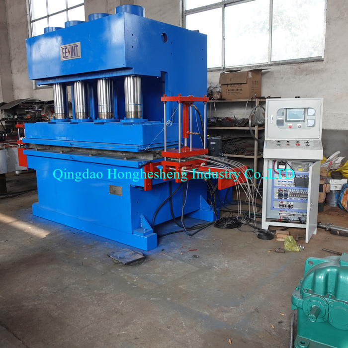 400Ton C type Conveying rubber block crawler vulcanizing machine