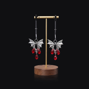 Pinzas para pezones Bat Red Diamond plateadas, accesorios de estimulación para parejas adultas - Product Image 4