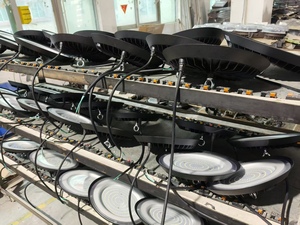 Projecteur UFO à <span class=keywords><strong>LED</strong></span> <span class=keywords><strong>industriel</strong></span> en aluminium moulé sous pression 150W 140LM/W IP65 étanche 220V - Product Image 4