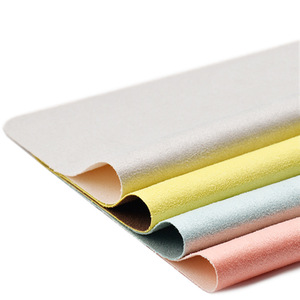 Chiffonnette réutilisable en microfibre suédée bicolore à motif dessin animé pour lunettes - Product Image 3