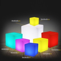 Meubles de patio / Chaise de bar LED Cube / Meubles LED d'extérieur rechargeables modernes Cube étanche / Ensembles de meubles de jardin avec table et chaises
