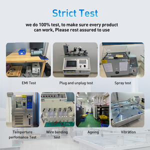 UNIEAN شاحن سيارة قابل للسحب 4 في 1 للبيع بالجملة، مع إضاءة سقف نجوم ليد ومنفذ PD بقوة 120 واط ومنفذ Type C للشحن السريع، متوافق مع أجهزة آيفون وأندرويد - Product Image 6