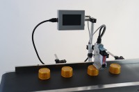 Imprimante jet d'encre TEBAK, petite imprimante jet d'encre automatique à convoyeur pour l'emballage des bouteilles en plastique, code-barres