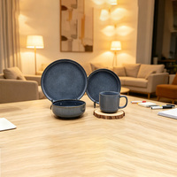 Service de table en grès de style européen à rayures verticales bleu foncé, 16 pièces, avec glaçure mouchetée, compatible four et micro-ondes, assiettes, bols, tasses