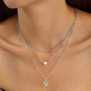 <span class=keywords><strong>2026</strong></span> Yeni Moda Kalp Üç Katmanlı Moda Kolye Takı Katmanlı Gerdanlıklar Zincirler Kolyeler - Product Image 2