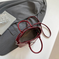 Nouveauté Sac à bandoulière de haute qualité Sac à main en cuir PU brillant Sac tendance pour femmes