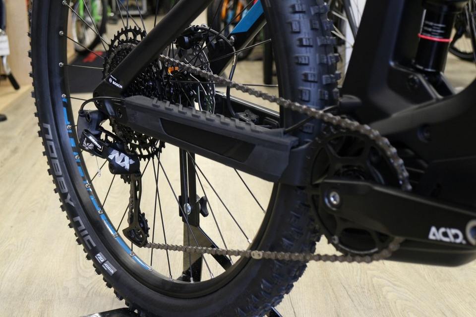 Shock Material High Quality Carbon Fibre Cube Stereo Hybrid 140 Hpc Race-Rear ...
