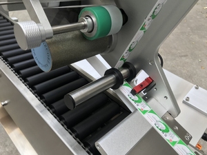 Các servo hoàn toàn tự động ngang máy dán nhãn các tính năng một nhỏ hình trụ ống nghiệm bút cho chính xác ghi nhãn - Product Image 3