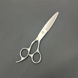 กรรไกรตัดผมแบบญี่ปุ่น ขนาด 6 นิ้ว ตัดได้กว้าง สำหรับช่างผมมืออาชีพ ใช้สำหรับคนถนัดขวา ผลิตจากสแตนเลส อุปกรณ์เสริมสวย - Product Image 5