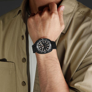 นาฬิกาข้อมือผู้ชาย NAVIFORCE 7132 รุ่นสปอร์ต แฟชั่นทันสมัย แสดงวันที่ เข็มเรืองแสง กันน้ำ 5ATM สายซิลิโคน นาฬิกาควอตซ์ผู้ชาย - Product Image 2