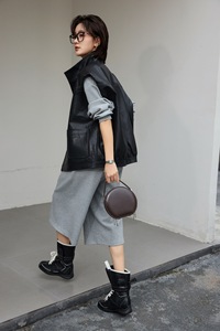 Sac à main rond au design élégant, sac de luxe en cuir véritable pour femme, sac simple et décontracté à porter à l'épaule ou en bandoulière - Product Image 3