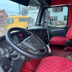 Camion de tête de tracteur à gaz naturel Howo T7H CNG Prix d'occasion 10 roues camion tracteur 6x4 à vendre