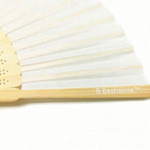 Abanico de Mano Plegable de Bambú Pintado con Arte Folclórico Personalizado para Novia - Product Image 6
