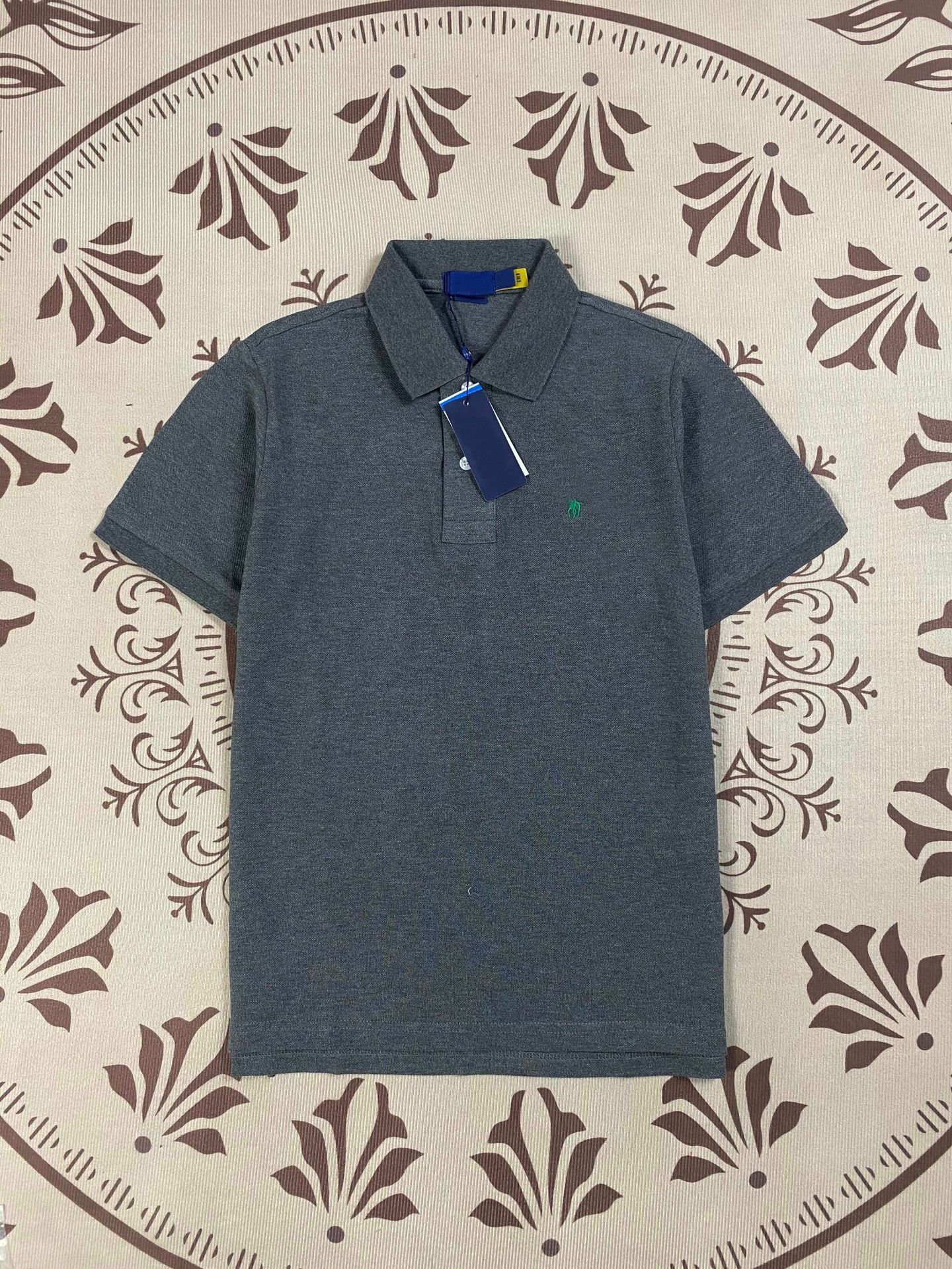 Gris fleur foncé
