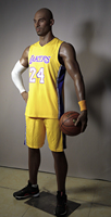 Figurine en résine et silicone grandeur nature de joueur de basket-ball américain célèbre, sculptée à la main, réaliste, en cire, à vendre