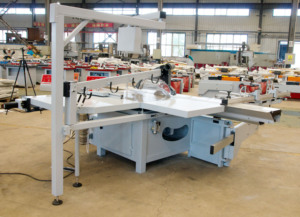 CNC Panel de precisión Sierra de corte MDF Madera y PVC Material 380V 50Hz Trifásico - Product Image 4