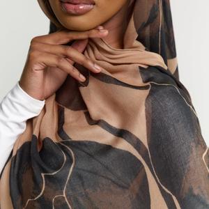 Pañuelo Modal de Lujo con Estampado Musulmán, Logotipo Personalizado, Hiyab para Mujer, Personalizable, Suave, Duradero, Modesto, Elástico y Elegante - Product Image 2