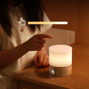 Lámpara de Noche LED Moderna con Control Remoto RGB de 13 Colores, Regulable, Recargable por USB, Portátil, para Dormitorio - Product Image 5