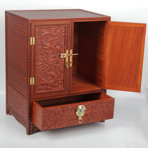 Humidor de Cigarros de Madera Elegante y Lujoso, Acabado Lacado, Hecho a Mano, Estilo Americano, Superficie Pulida, Cedro Español, MDF - Product Image 1